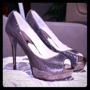 Flash SALE!!!***Michael Kors Open Toe Silver Sequin Pump 8